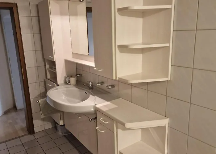 Idyllische Einliegerwohnung Mit Viel Raum شقة